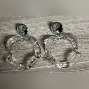 Vintage Wavy Lucite Earrings, Bold Shape
Silver round post
Chunky